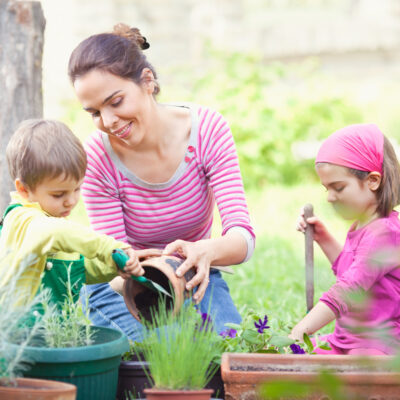 4 Benefits of Gardening for Kids